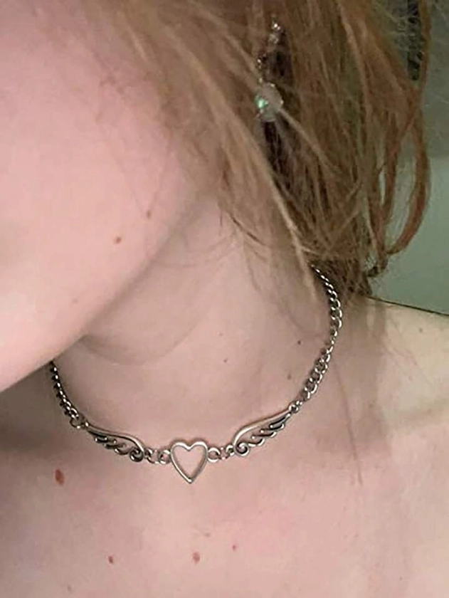 Collar de cadena con adorno de corazón