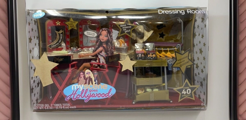 Barbie My Scene Goes Hollywood Dressing Room Play Set-Light Up Mirror. See pics