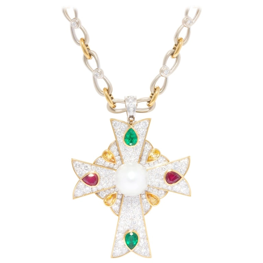 Collier broche à pendentif croix en diamants Ella Gafter En vente sur 1stDibs