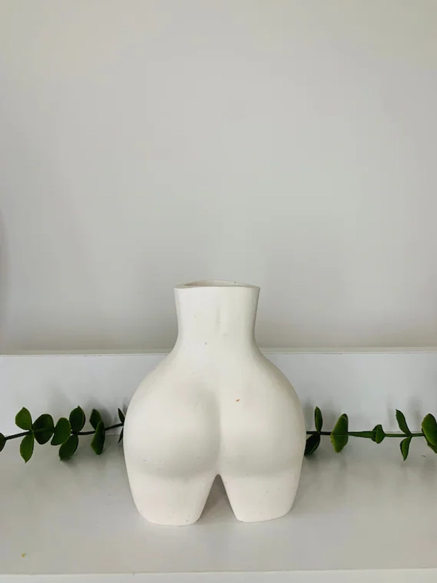 Booty Vase || Body Vase, Jesmonite vase, Jesmonite, Quirky home decor, Funky home decor, Female vase, Vase, Fun home decor, Bottom vase, Bum