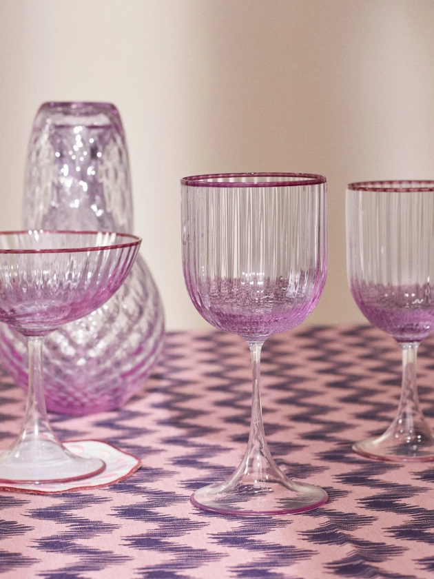 Set of two red wine glasses