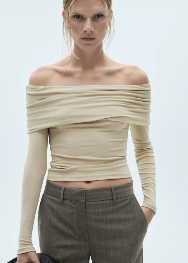 Off shoulders T-shirt - Women | MANGO United Kingdom