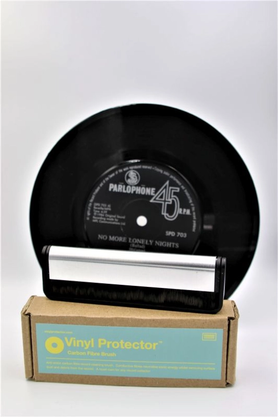 Vinyl Protector Carbon Fibre Brush - Mr Vinyl