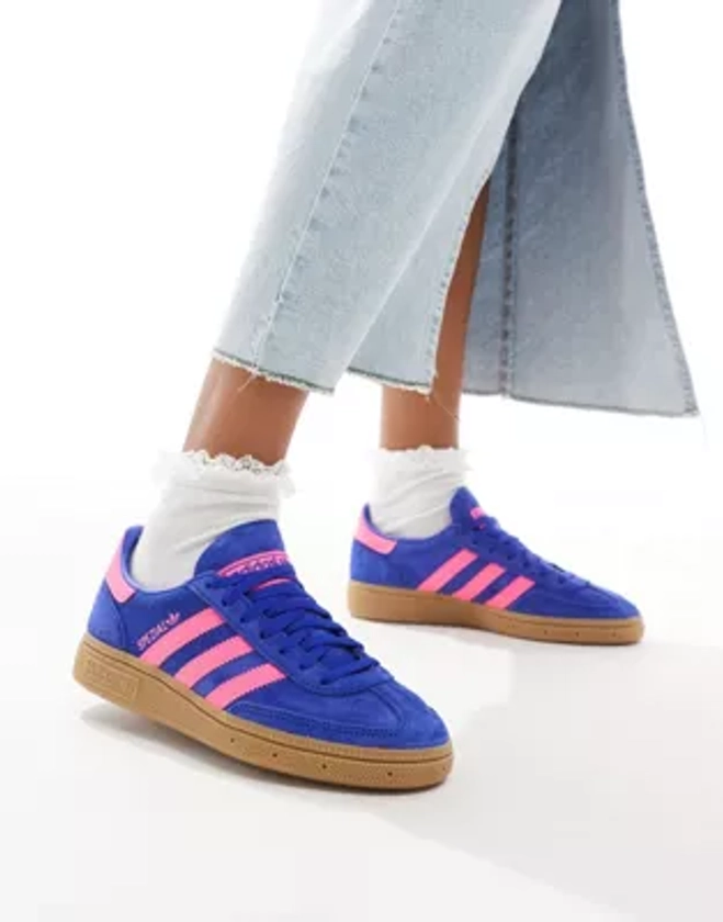 adidas Originals - Handbal Spezial - Sneakers in blauw en roze met rubberen zool | ASOS