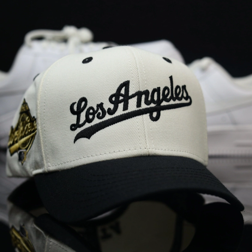 Vintage Script LA Snapback Cream Black