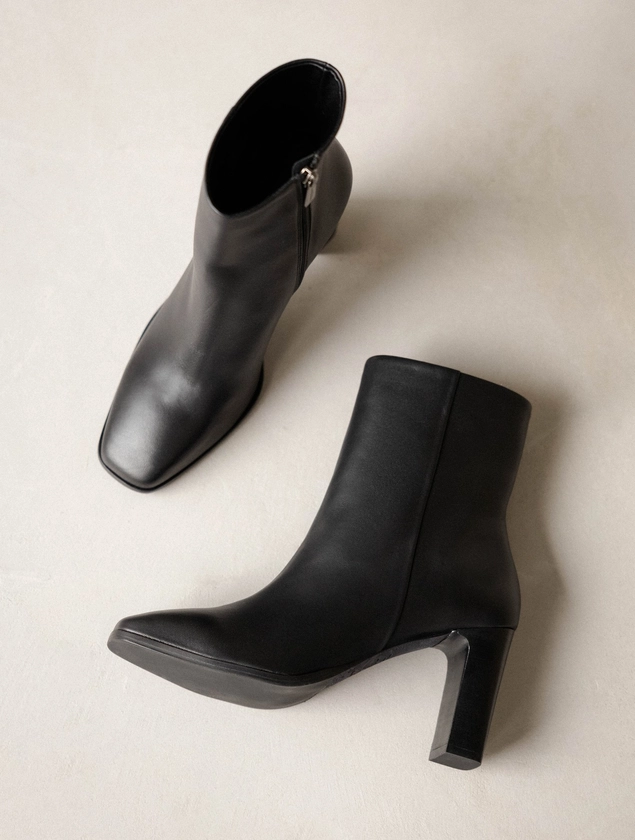 May Passion Black - High heel ankle boots in black leather