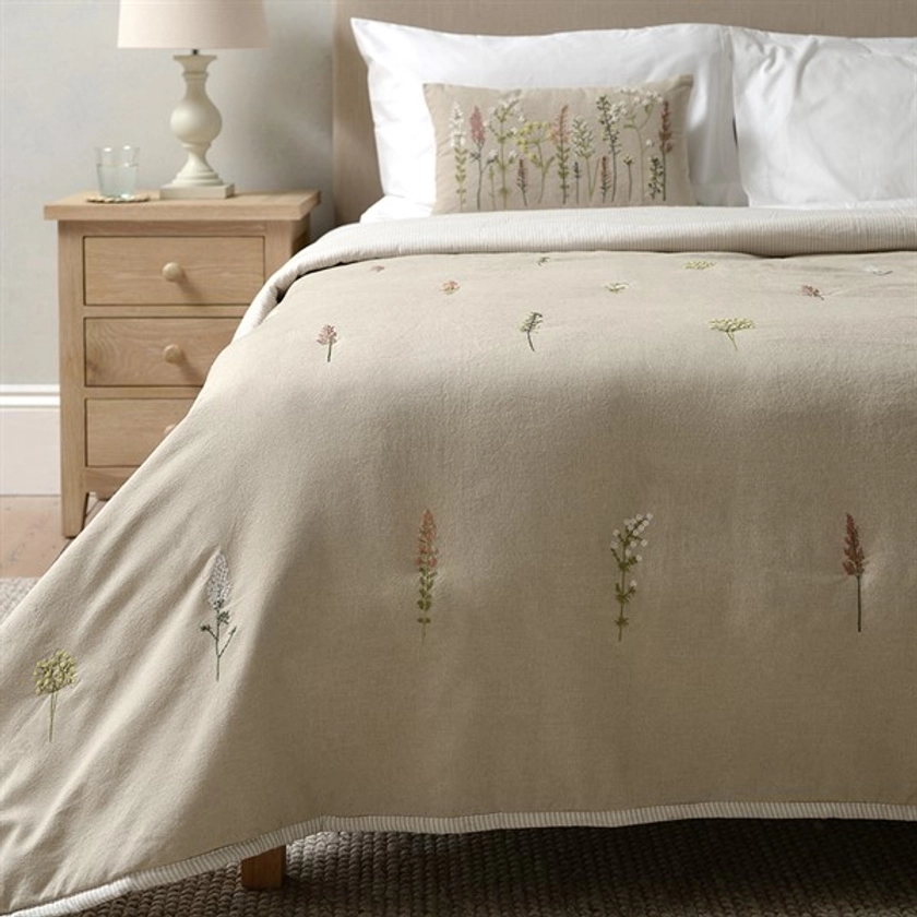 Home Accessories Botanical Meadow Bedspread 250x260cm