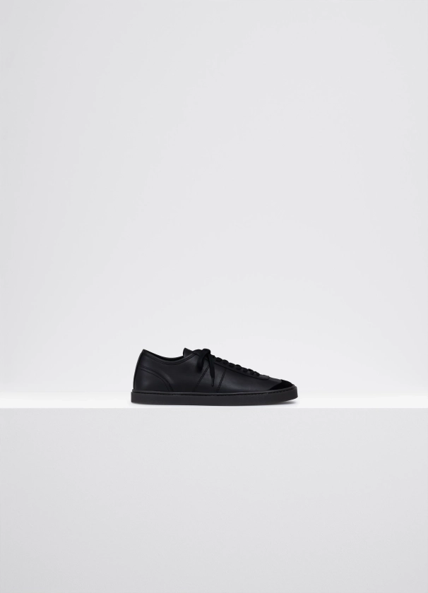 BLACK Linoleum basic laced up trainers