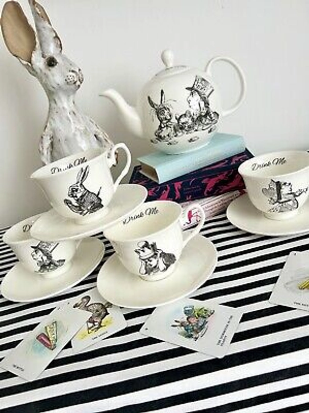 Alice In Wonderland Bone China Teapot And 4 Teacups And Saucers | eBay