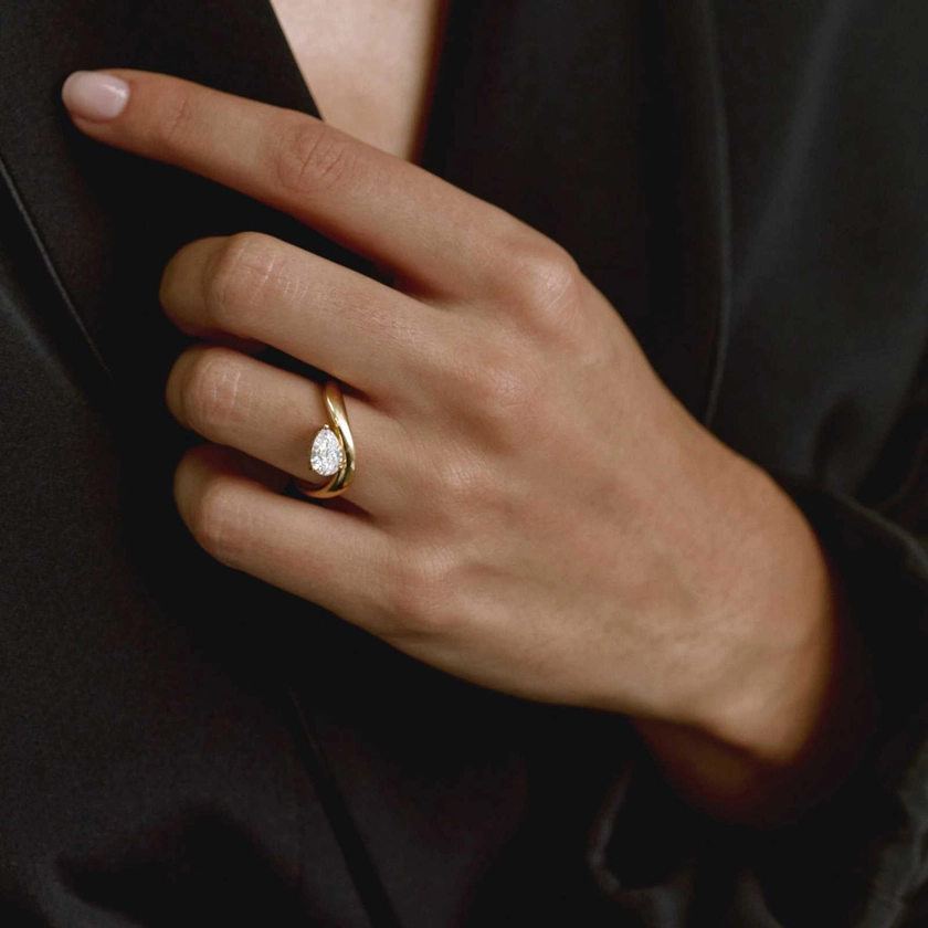 Jackie Pear Ring, Lab Grown Diamond Ring by Kimaï