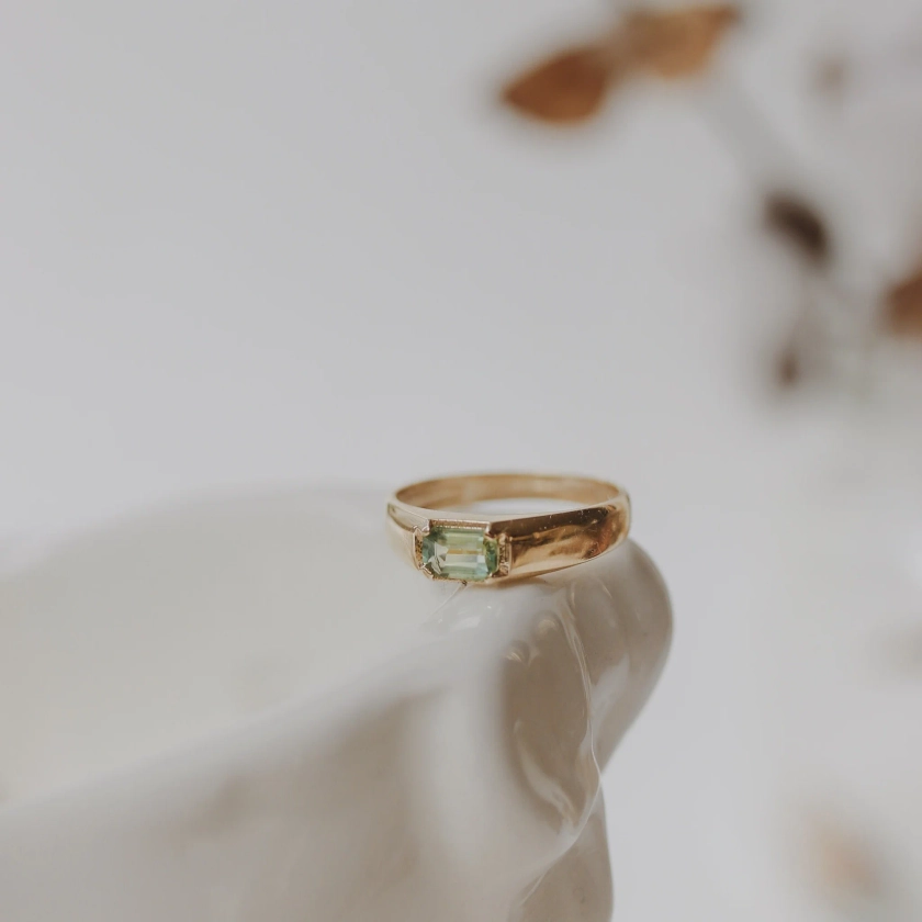 Green Sapphire Signet Ring In 14k Gold