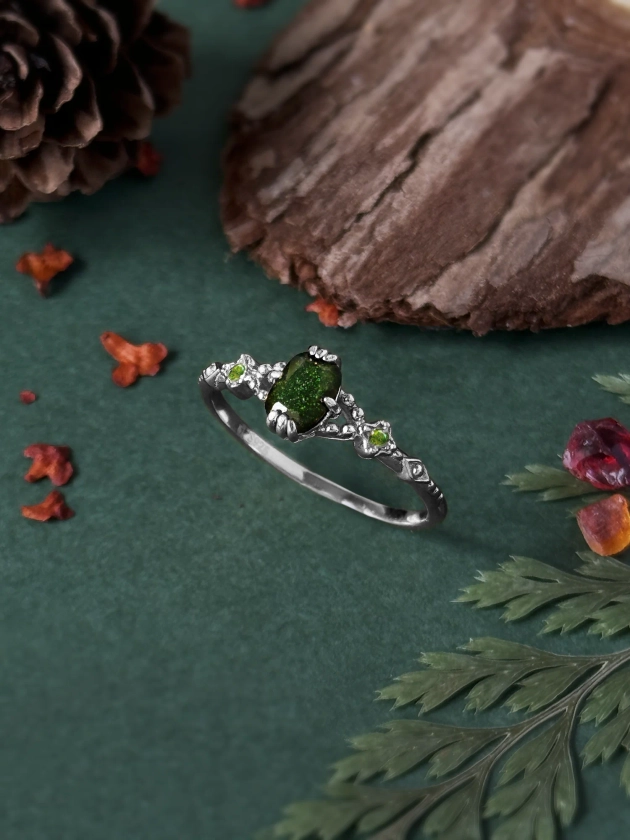 Aelin Emerald Sandstone Ring
