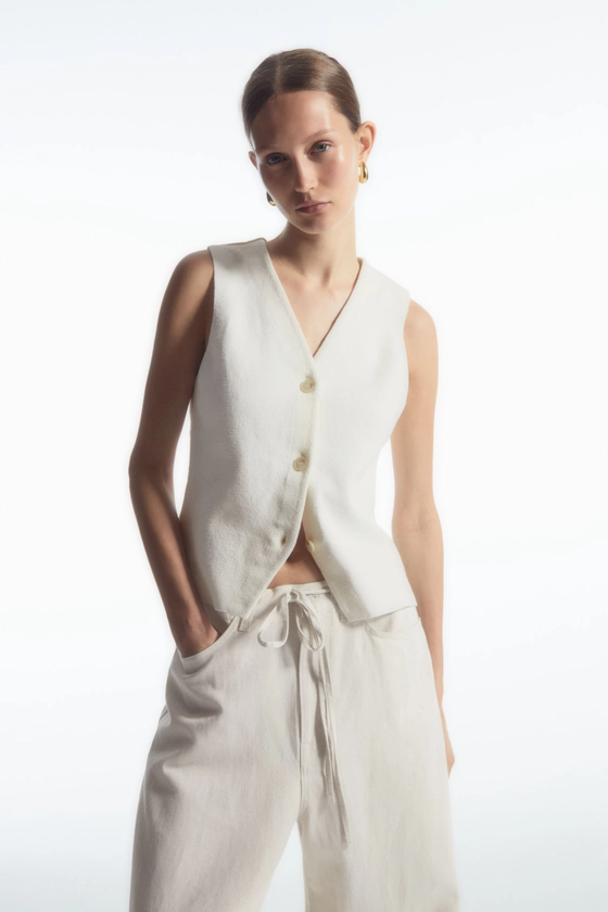 KNITTED WAISTCOAT - Ivory - COS