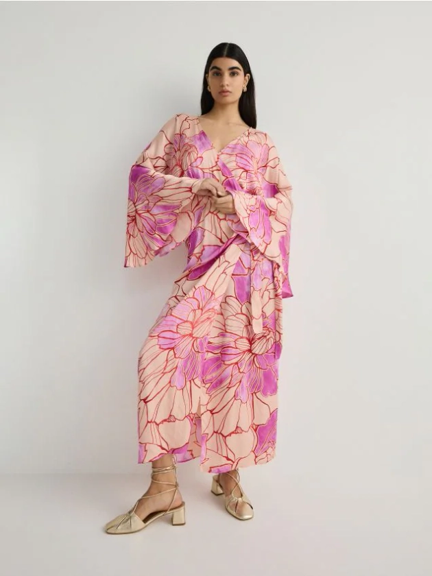 Viskoosist kimono-stiilis kleit