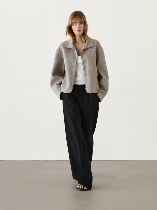 Short wool blend coat with seams · Grey · Coats And Jackets | Massimo Dutti