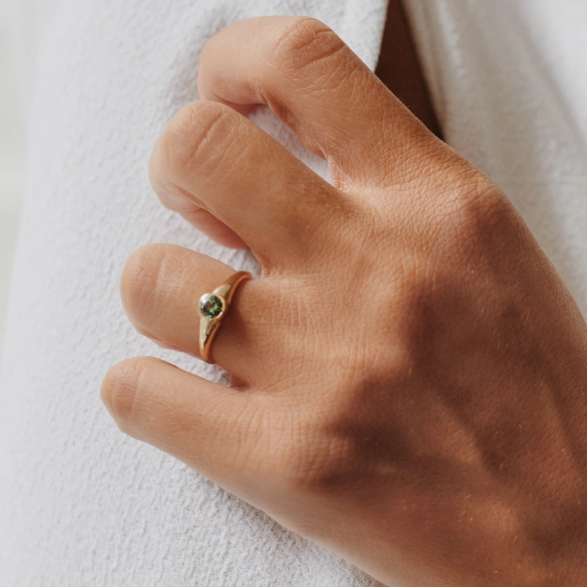 Green Sapphire Signet Ring - Alternative Engagement Ring