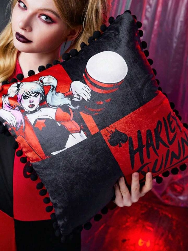 Harley Quinn | ROMWE Cartoon Figure And Letter Graphic Pompom Trim Cushion Cover