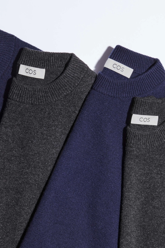 PURE CASHMERE JUMPER - NAVY - COS