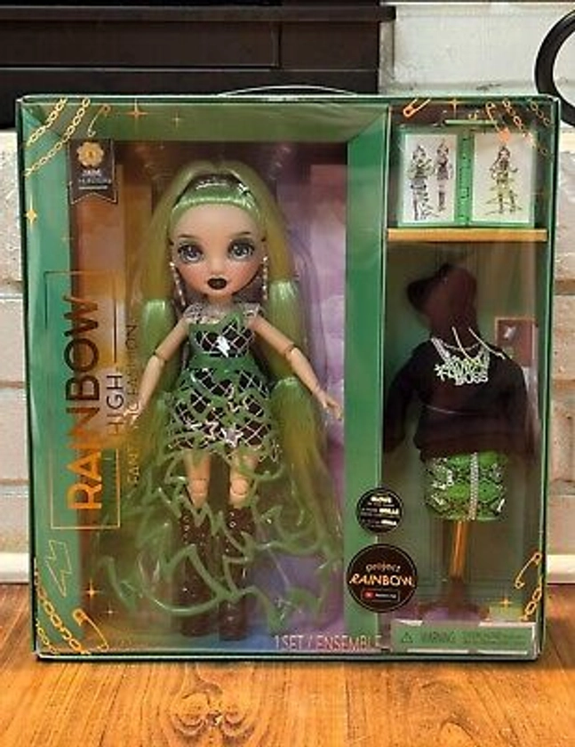 Rainbow High Fantastic Fashion Doll Jade Hunter With Accessories New