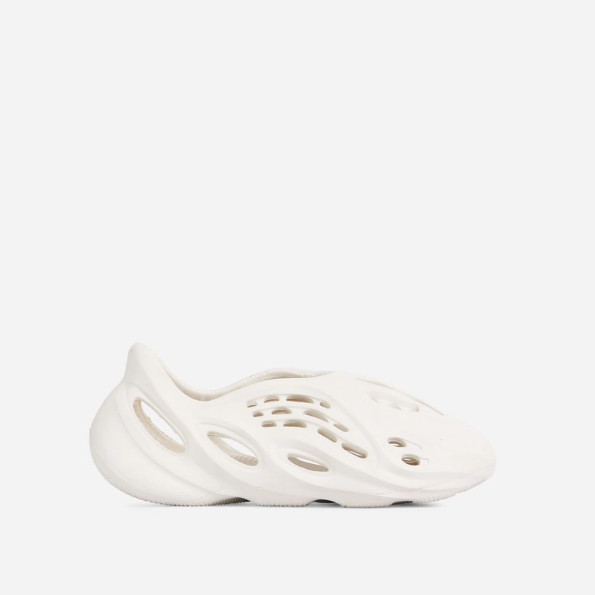 Super-Bass Cut Out Detail Slip On In Off White Rubber