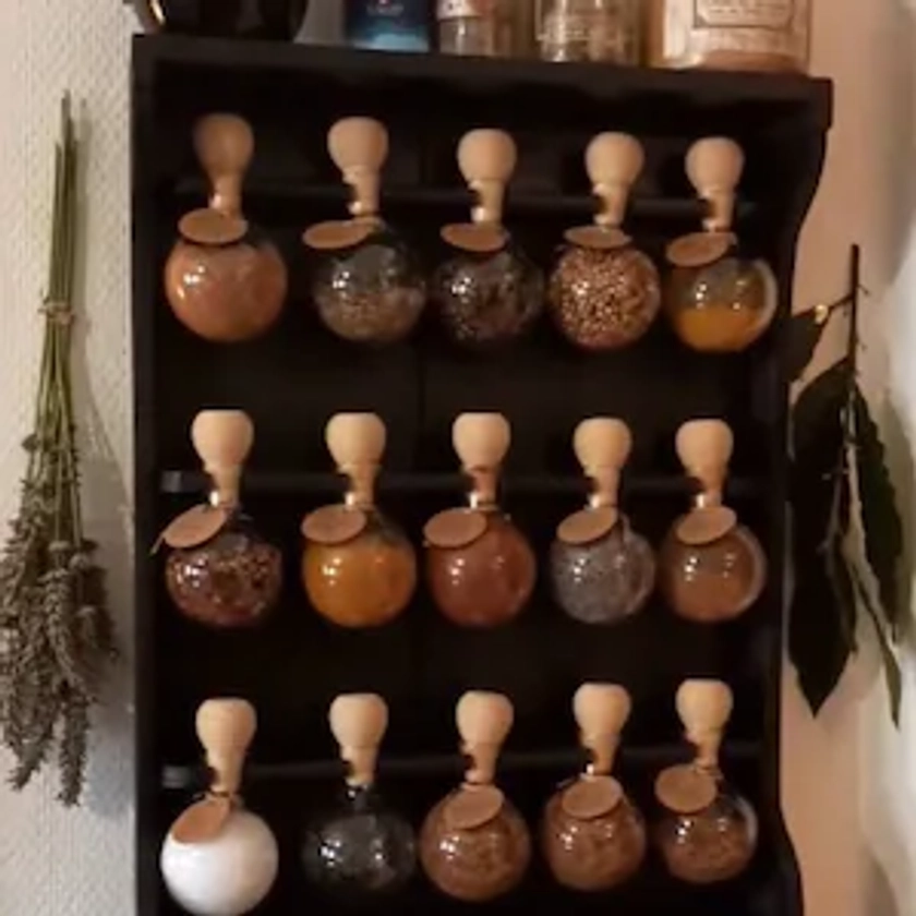 Wooden spice rack (black ) - Vintage style kitchen storage - with 15 glass spice bubbles and wall mount - &quot;Bulles d&#39;épices&quot;