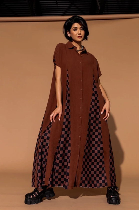 LALA ORIGINAL: California Cool Oversized Maxi Dress in Brown