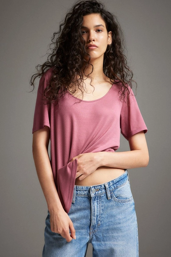 Lyocell T-shirt - Low-cut Neckline - Short sleeve - Dusty rose - Ladies | H&M US