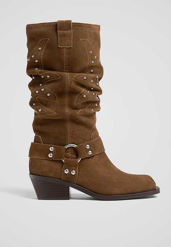 Bottes cowboy en cuir à clous - Toutes femme | Stradivarius France