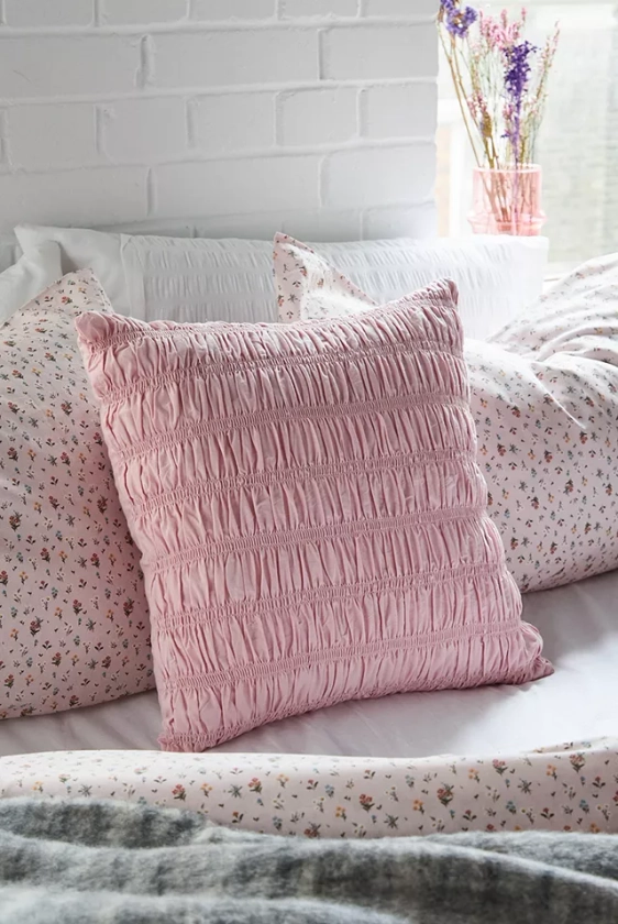 Coussin froncé rose