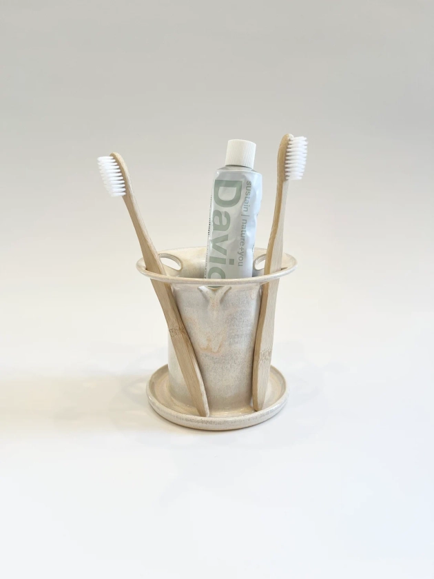 White Toothbrush Holder PREORDER 6 Slotted Toothbrush & Tube of Toothpaste Holder Razor Holder Toothbrush Bathroom Organization - Etsy Australia