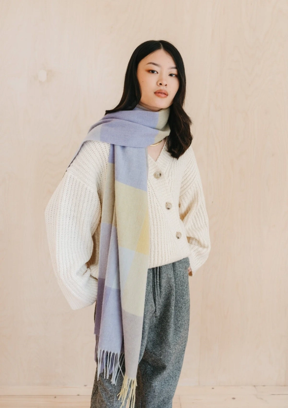 Lambswool Oversized Scarf in Lilac Square Check