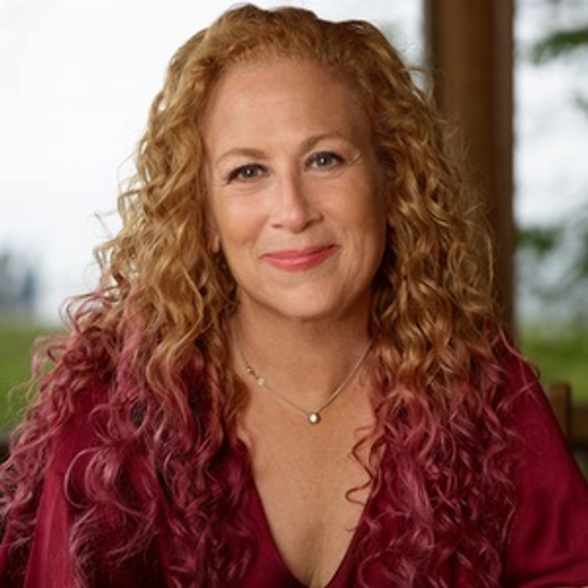Jodi Picoult: novels about family, relationships, love, and more