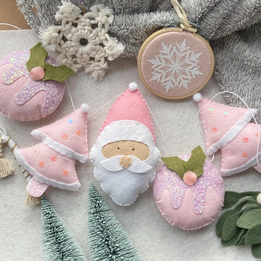 Pinkmas Christmas GARLAND