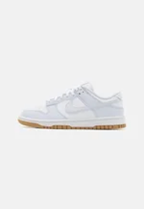 Nike Sportswear DUNK - Baskets basses - white/football grey/light brown/blanc - ZALANDO.FR