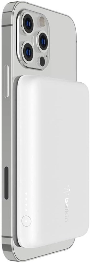 Belkin Batterie externe sans fil magnétique 2,5K (chargeur portable compatible avec MagSafe pour iPhone 14, 13, 12 charge rapide petite capacité Compact Mini 2 500 mAh) – Blanc