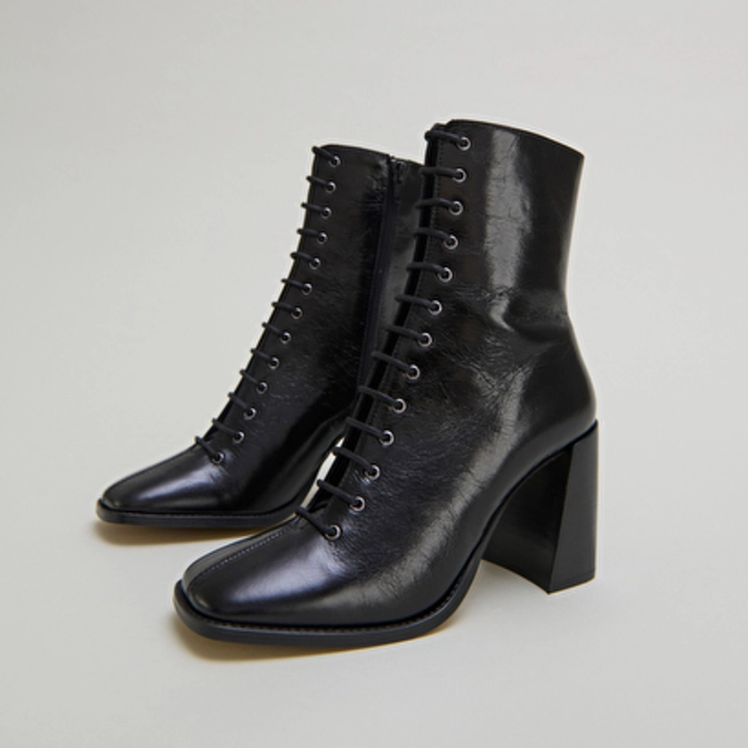 Bottines à talons lacées en cuir vieilli noir pour Femme | Jonak