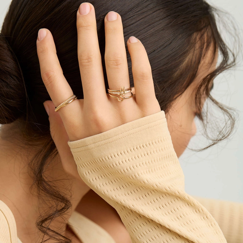 Mejuri Cursive Letter Ring