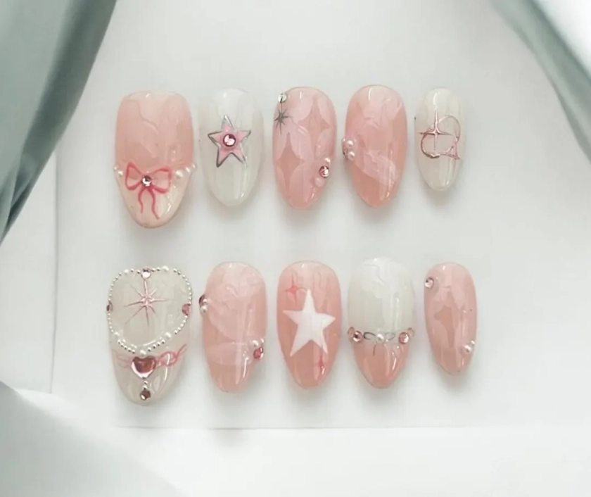 White Pink Y2k Style 3D Gel Press On Nails, Pink Cute Style Design, Bow Charm Almond Nails, Wear Nail, Round, Ombre Style, Gift For Her