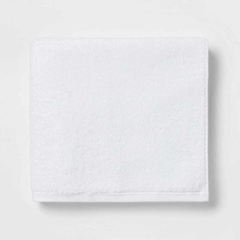 Everyday Bath Towel White - Room Essentials™