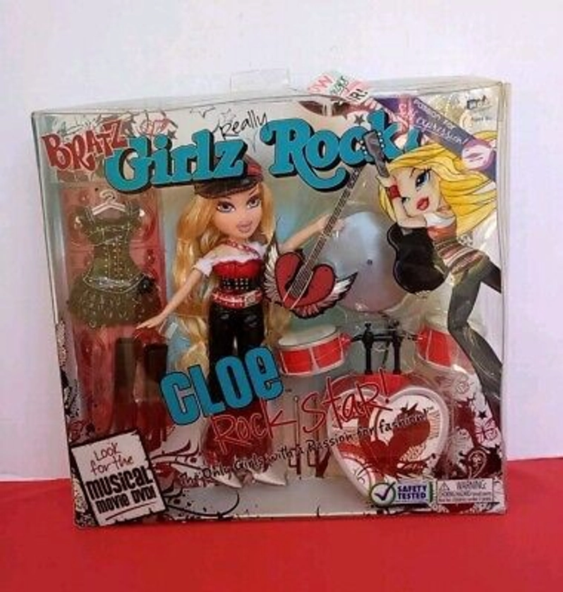 Bratz Girlz Really Rock CLOE Rock Star Guitar & Drum Set Retired New In Box