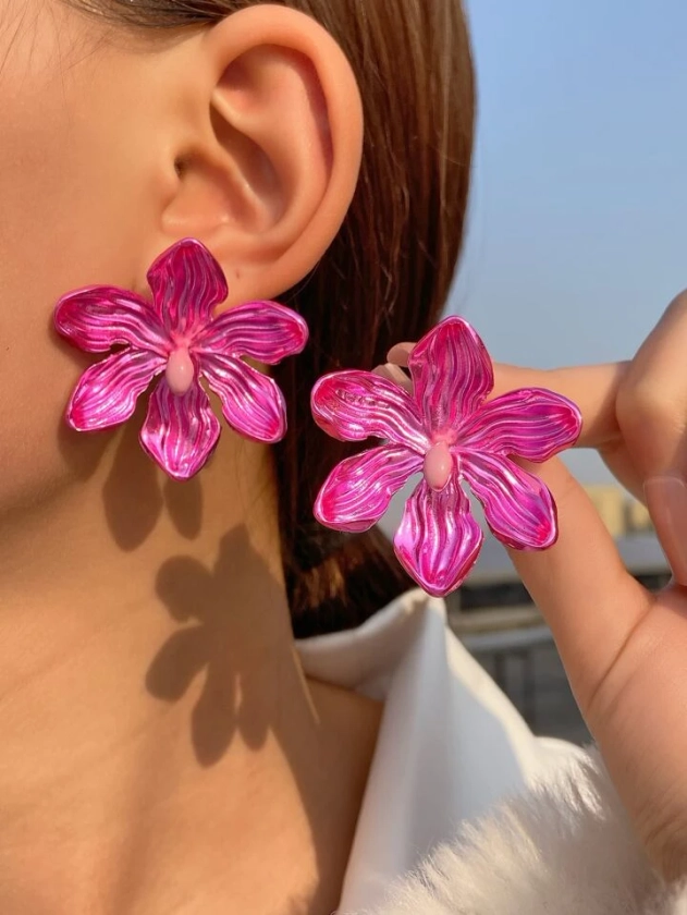 Textured Flower Stud Earrings
