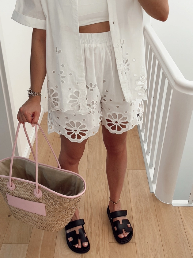 shorts GIULIA Fluid openwork flowers and white cotton