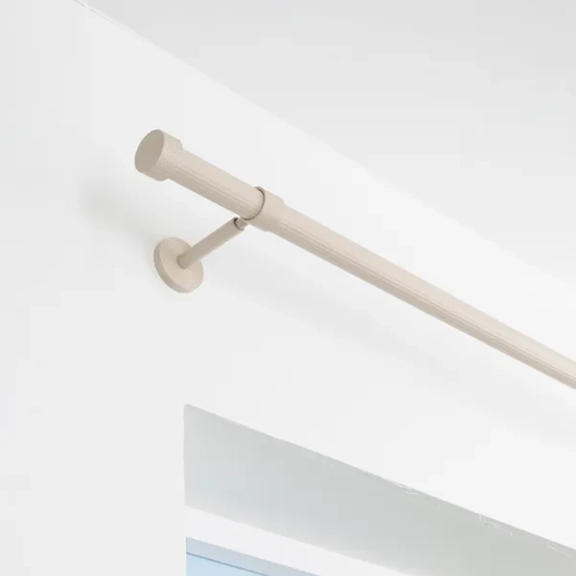 Ribbed Metal Extendable Eyelet Curtain Pole