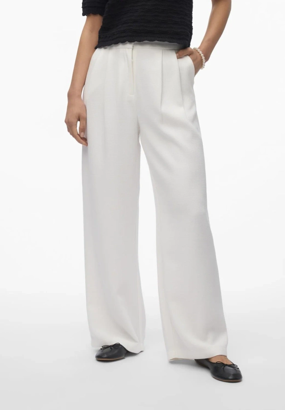 Aware VMJANESSA WIDE PANTS - Pantalon classique - snow white/blanc - ZALANDO.FR