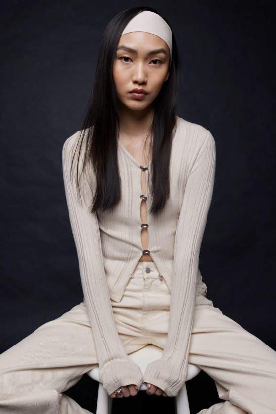 Buttoned Rib-Knit Cardigan - V-neck - Long sleeve - White - Ladies | H&M GB