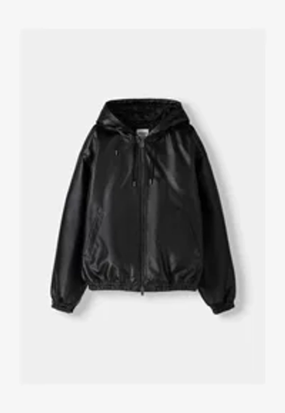 Bershka BOXY FIT WITH HOOD - Veste en similicuir - black/noir - ZALANDO.BE