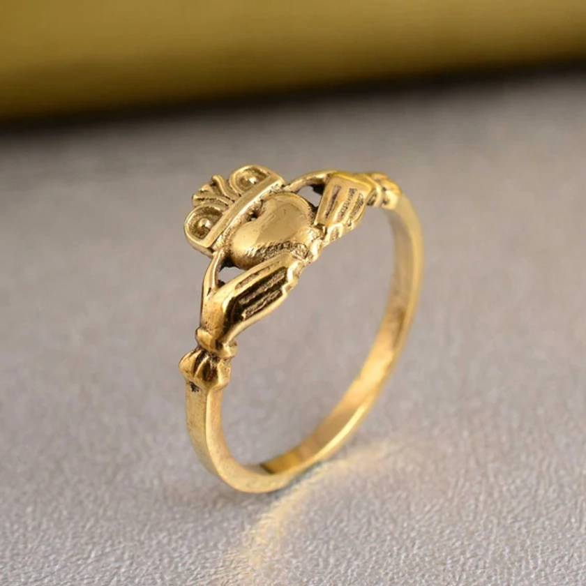 Solid Gold Celtic Claddagh Ring, Claddagh Promise Ring, Petite Dainty Heart Claddagh Ring, Vintage Irish Celtic Claddagh Ring