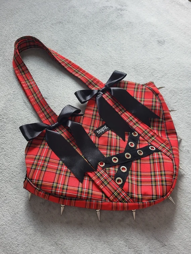 Cute punk heart bag| harajuku goth| alternative fashion| lolita| handmade bag| spikes| red tartan| black ribbon bows| dark coquette| NANA
