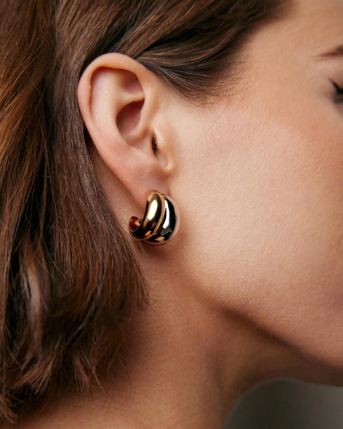 Chavez Micro Huggie Earrings | Jennifer Fisher