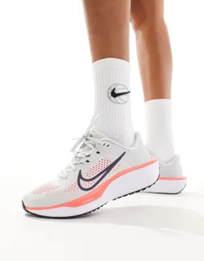 Nike Running - Quest 6 - Baskets - Blanc/rose | ASOS